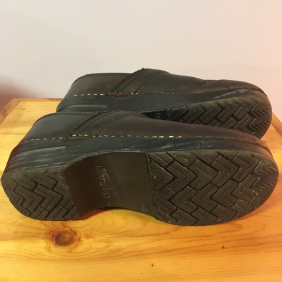 Dansko Brown Clog - Picture 9 of 10